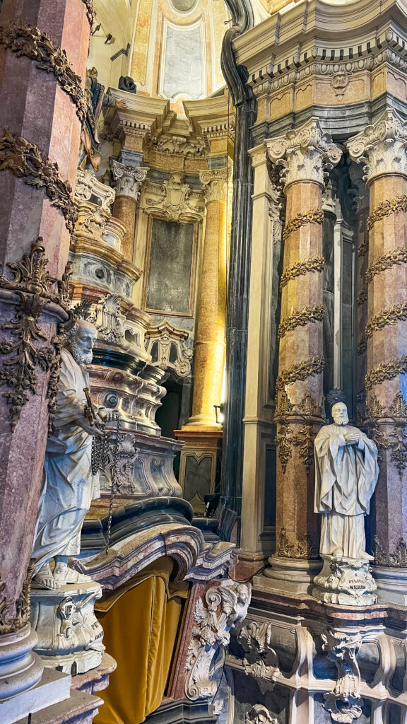 Kirche dos Clérigos von Innen in Porto
