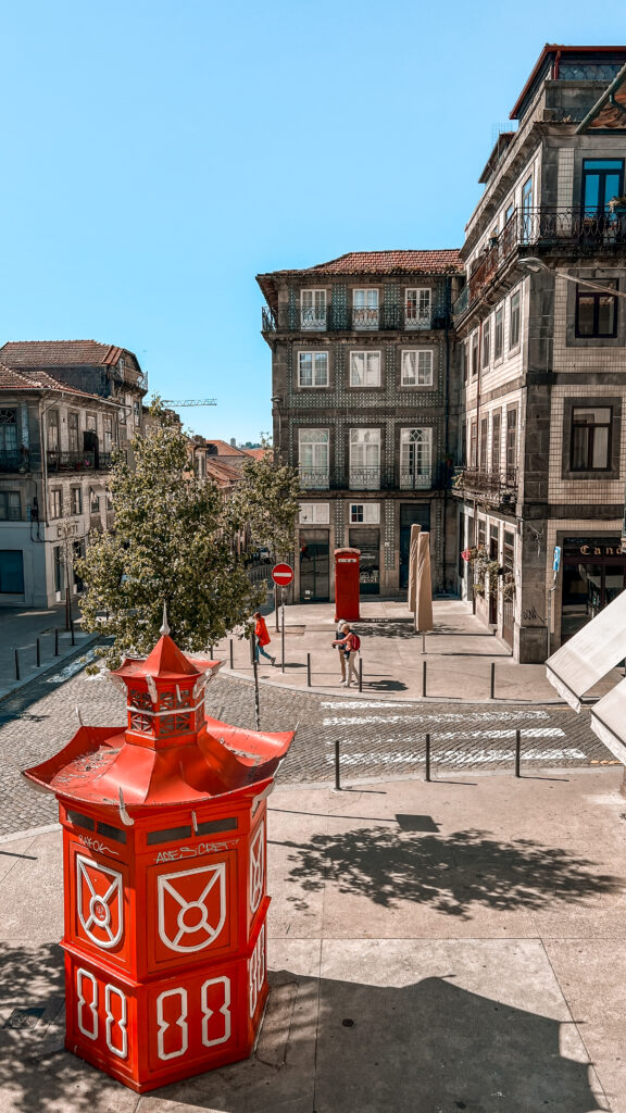 historische Fassade in Porto während des Städtetrips