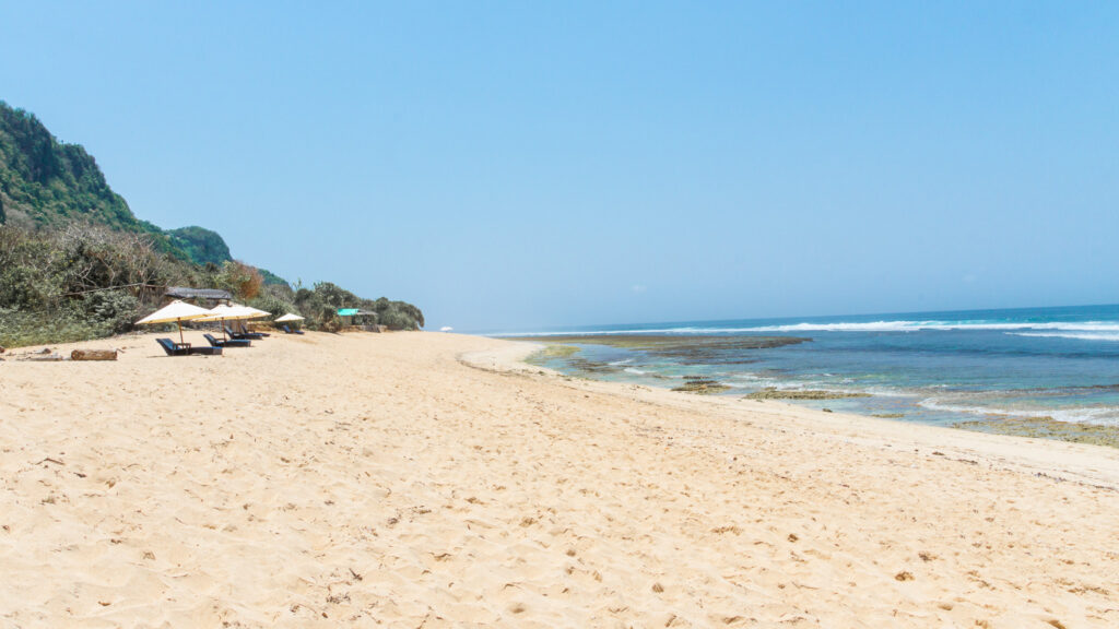 Pantai Nunggalan Strand Bali