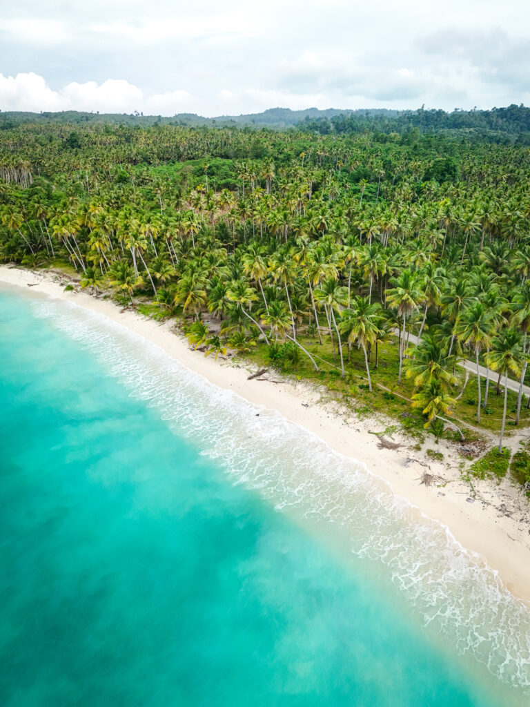 Pantai Mandel Banggai Island